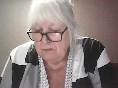 Alexia64231 online show from April 24, 1:25 pm