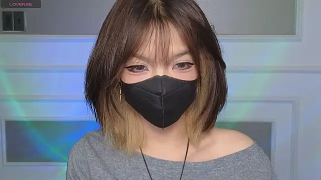      Panda      online show from April 23, 10:01 pm