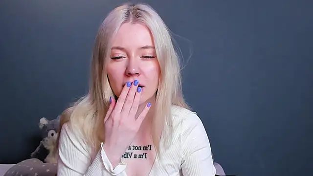 Lillie Berry online show from April 11, 8:07 am