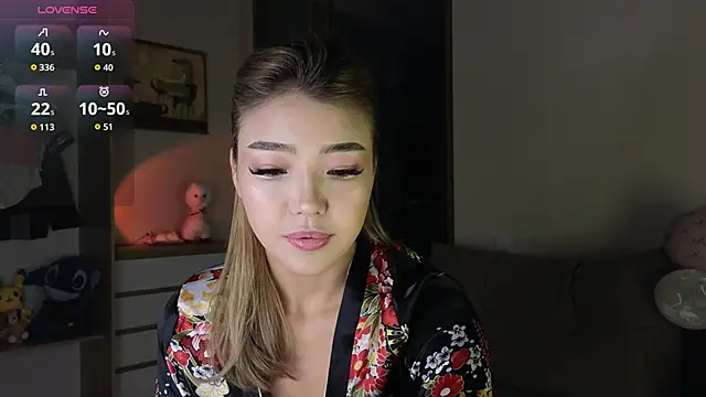 Snapshot of kyoso_hin chatting on October 6, 2:28 am kyoso hin online show from October 6, 2:28 am