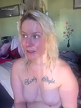 RhondaRump online show from November 19, 4:29 pm