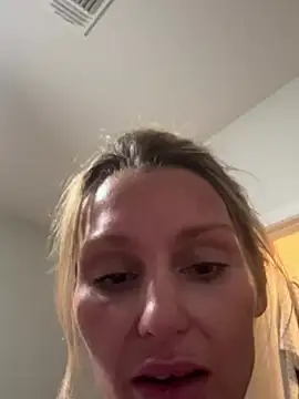 BaddieBossXX2 online show from August 6, 7:26 am