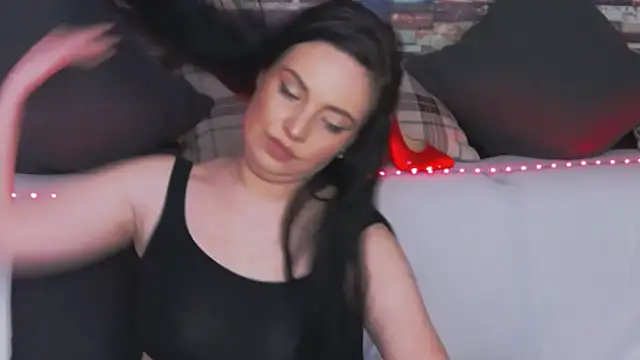 GrayLunna online show from April 24, 12:41 pm