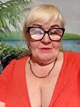 VioletSweet5566 online show from April 24, 7:05 pm