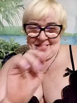 VioletSweet5566 online show from April 25, 1:41 pm