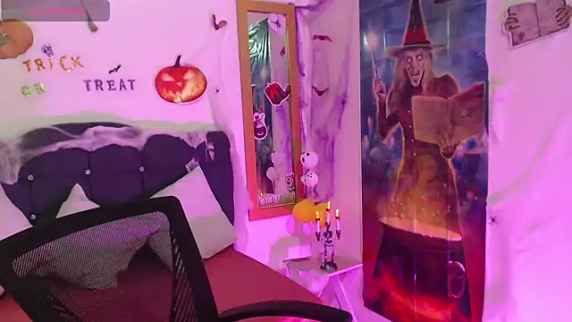 SamantaSweett  online show from October 18, 1:58 pm