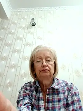 Snapshot of AlikaSwan5821 chatting on September 12, 8:05 pm AlikaSwan5821 online show from September 12, 8:05 pm