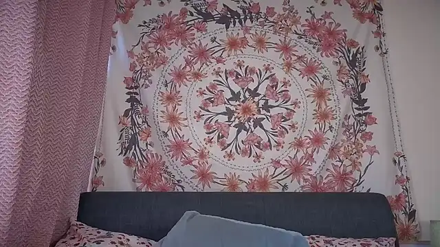 Snapshot of Daisyxoxo_ chatting on September 23, 8:34 am Daisyxoxo  online show from September 23, 8:34 am