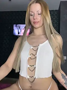 FavoriteKira online show from March 3, 3:07 pm