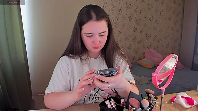 Alice next door online show from March 11, 1:14 pm