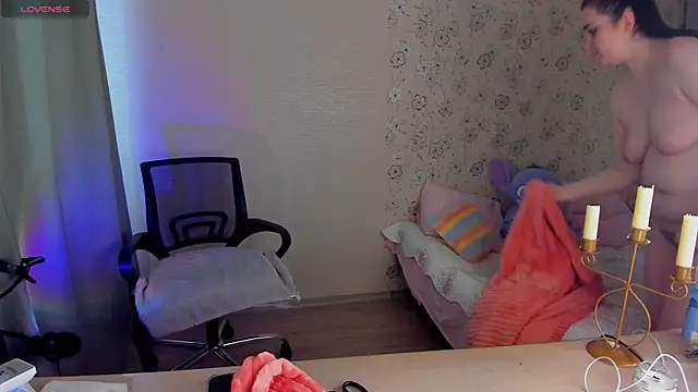 Alice next door online show from April 21, 10:55 am