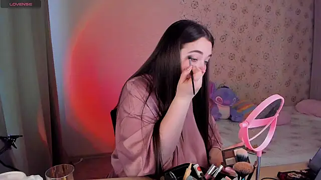 Alice next door online show from April 19, 10:59 am