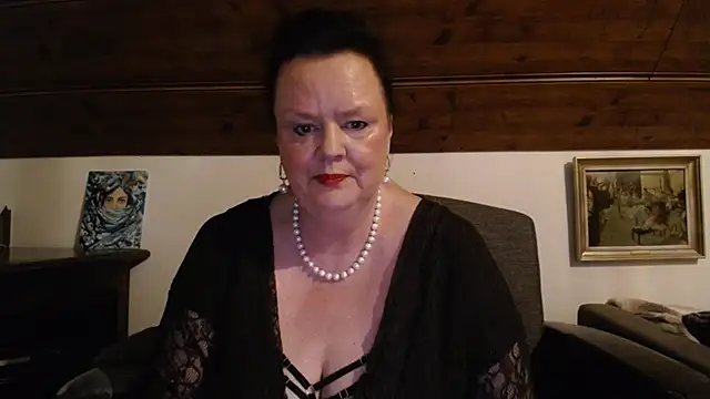 TiffanyMature online show from April 26, 8:17 pm