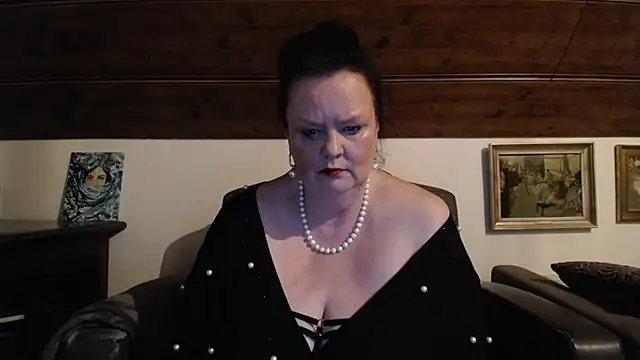 TiffanyMature online show from April 24, 8:33 pm