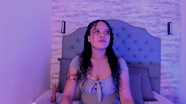 ValeriaJulio  online show from September 30, 11:49 am