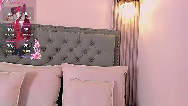 ValeriaJulio  online show from October 11, 7:49 pm