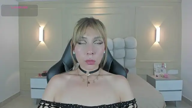 MELISSAROUGE online show from April 21, 11:01 pm