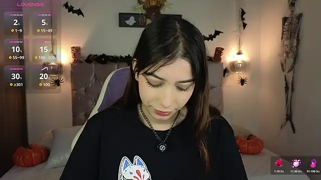 Snapshot of lila_min chatting on October 20, 2:20 pm lila min online show from October 20, 2:20 pm