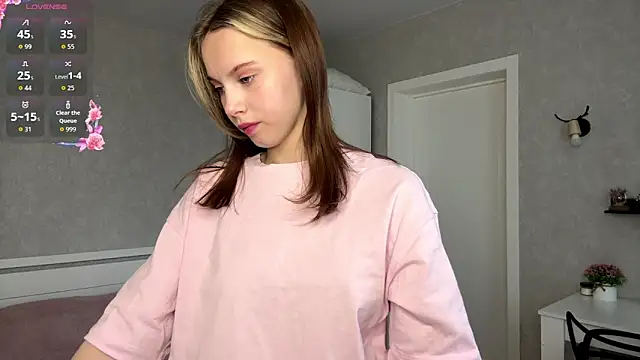 NylaNadler online show from April 27, 4:09 am