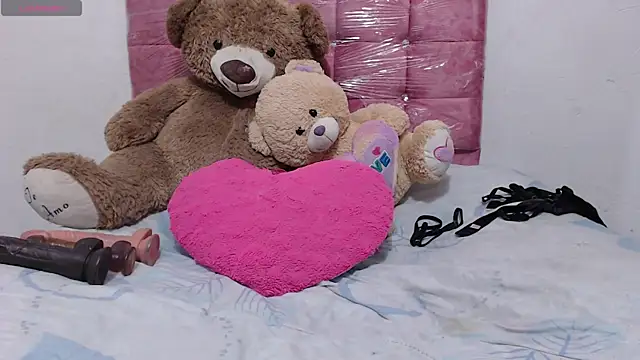 toxic sweet  online show from April 22, 7:16 am