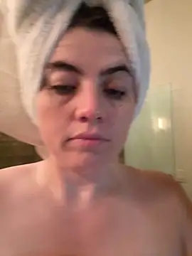 M1l3yD3w online show from October 1, 12:10 pm