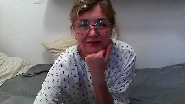 Snapshot of IrynaMolbertx chatting on September 22, 7:23 pm IrynaMolbertx online show from September 22, 7:23 pm