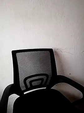 Mia-Glow online show from April 27, 11:40 am