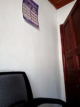 Mia-Glow online show from April 22, 12:02 pm