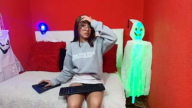 amy lennox online show from October 30, 1:45 pm