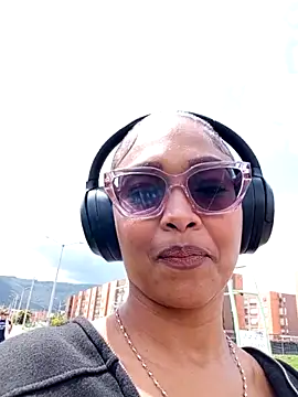 BiiancaEstradaa online show from April 23, 3:25 pm