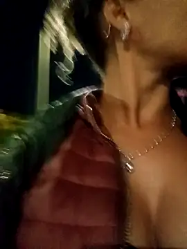 BiiancaEstradaa online show from April 25, 1:19 am