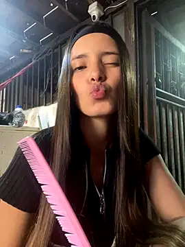 Mia jhoonson online show from November 4, 5:07 pm