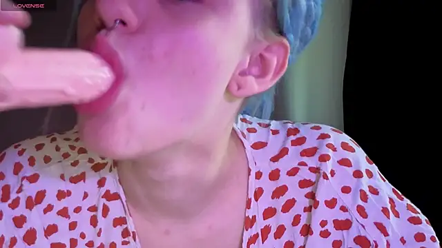 Elieiza xo online show from July 12, 9:43 am
