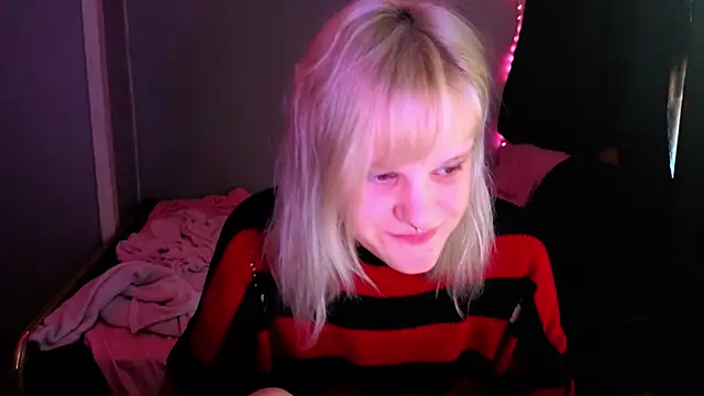 Elieiza xo online show from April 19, 10:04 am