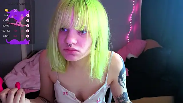 Elieiza xo online show from April 28, 6:06 am