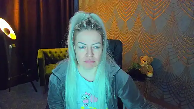 Anna Snows online show from April 27, 5:48 am