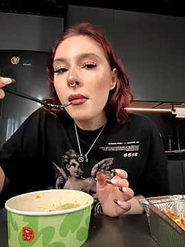 RoxyDoll  online show from September 18, 6:28 pm