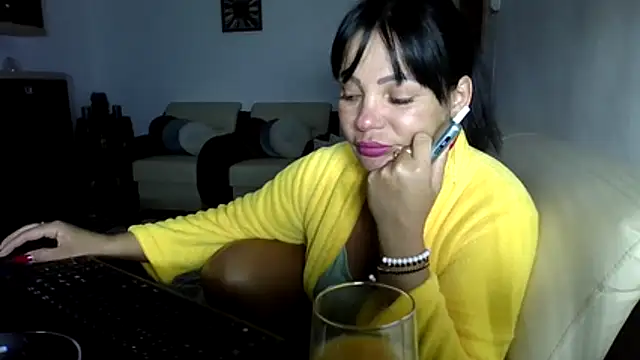 Ella sweety00 online show from April 26, 5:21 pm