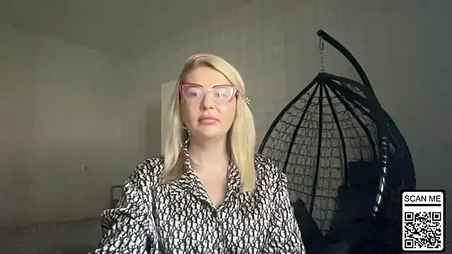Blondie xoxoxo online show from June 10, 8:13 am