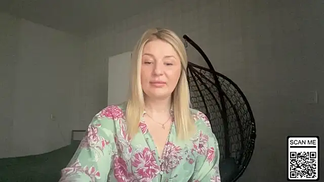 Blondie xoxoxo online show from April 25, 8:28 am