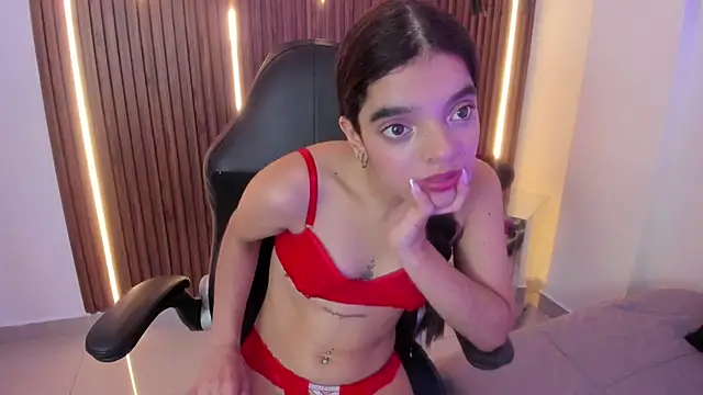 Snapshot of Sophia_Blazee chatting on September 19, 7:46 pm Sophia Blazee online show from September 19, 7:46 pm