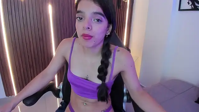 Snapshot of Sophia_Blazee chatting on September 17, 7:34 pm Sophia Blazee online show from September 17, 7:34 pm