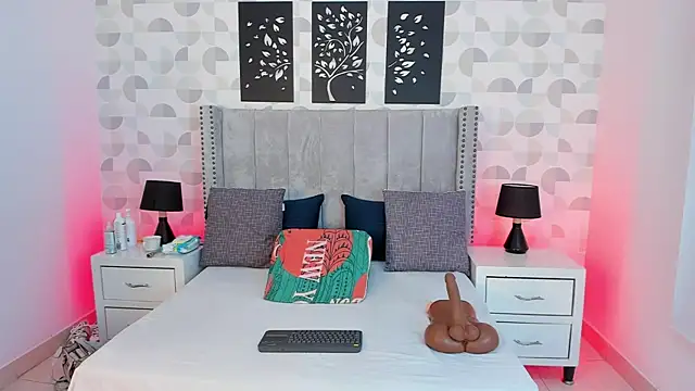 Snapshot of natasha_moreno chatting on September 22, 12:36 pm natasha moreno online show from September 22, 12:36 pm