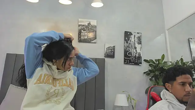 violet and myers online show from September 30, 11:27 am