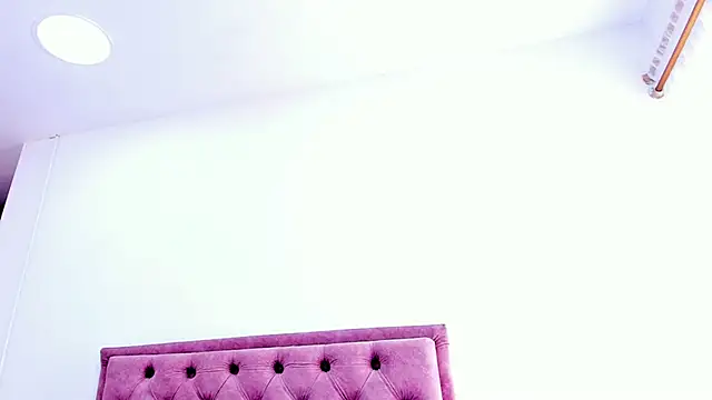 violet and myers online show from September 19, 4:28 pm