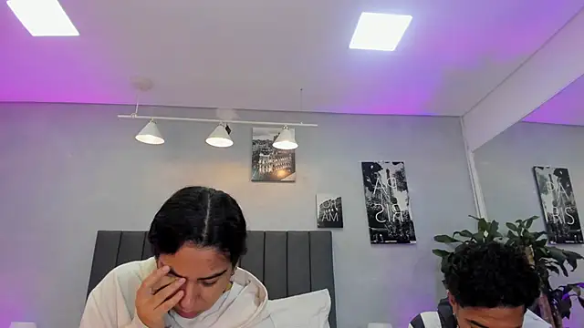 violet and myers online show from November 19, 11:32 am