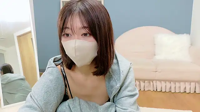 Yuna-ch online show from September 15, 1:30 pm