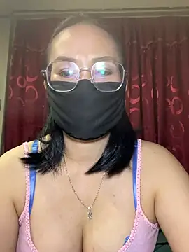 melyiaaa online show from May 19, 2:13 pm