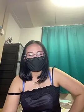 melyiaaa online show from April 29, 2:53 pm