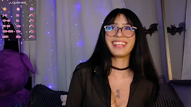 Snapshot of Shar_Succubus chatting on September 19, 1:15 am Shar Succubus online show from September 19, 1:15 am